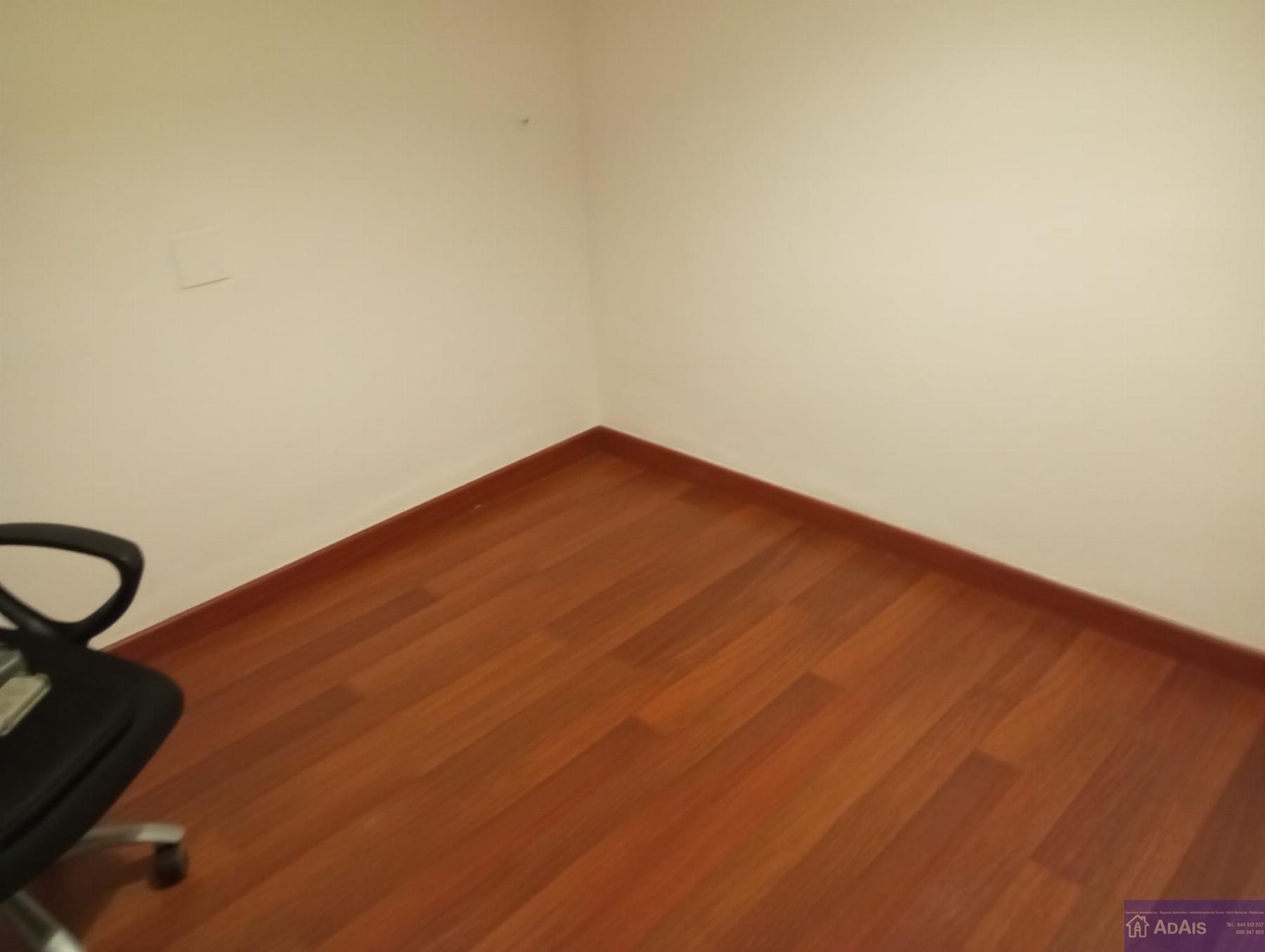 For sale of flat in Piles