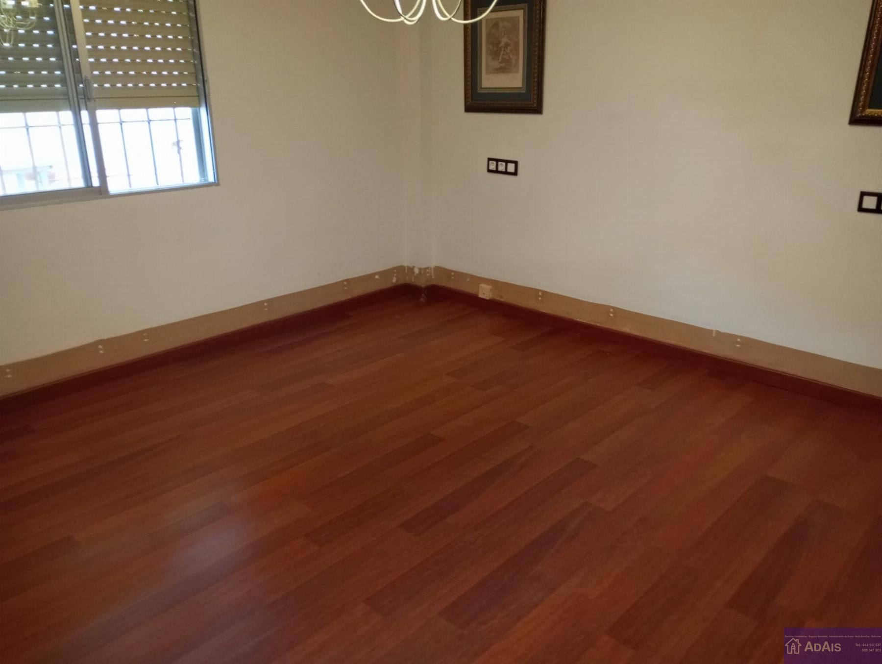 For sale of flat in Piles
