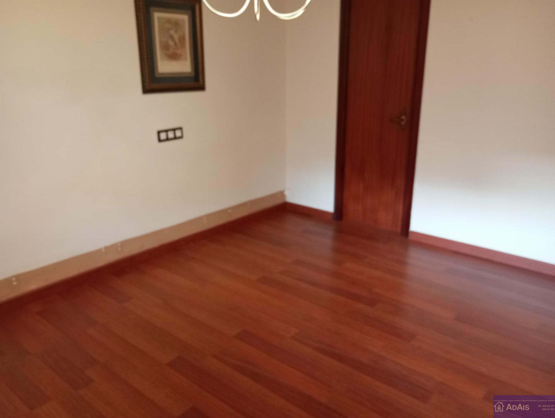 For sale of flat in Piles
