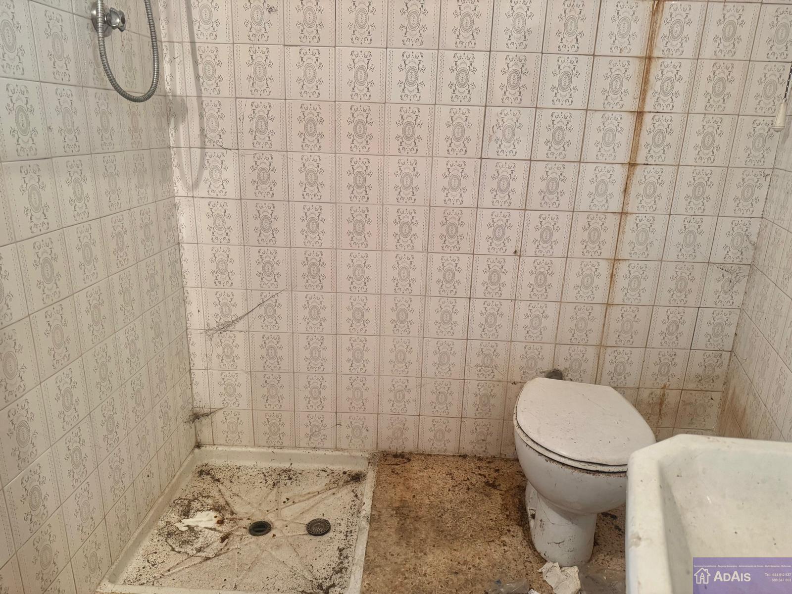 For sale of commercial in Gandia