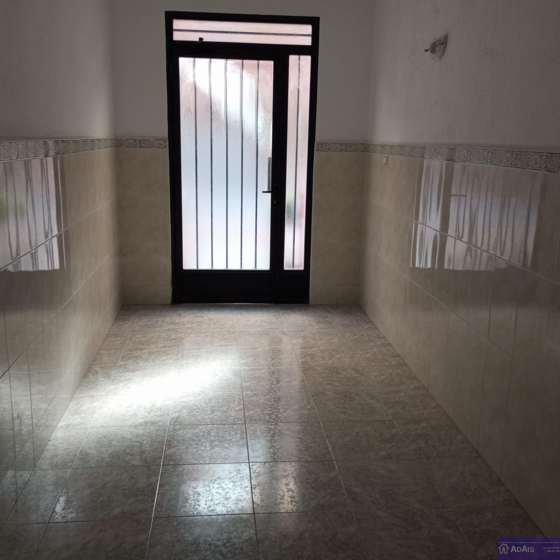 For rent of room in Gandia