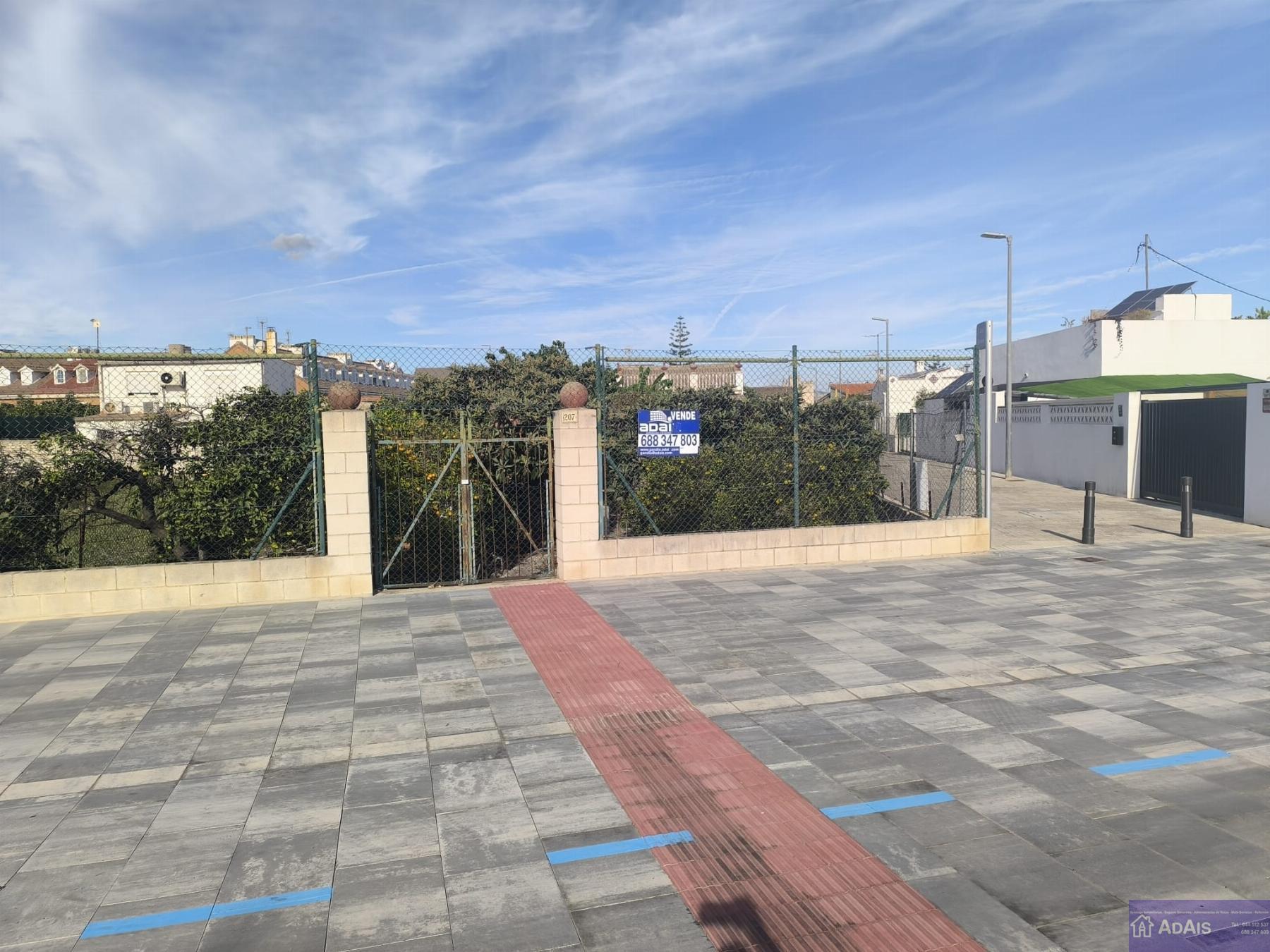 For sale of chalet in Gandia
