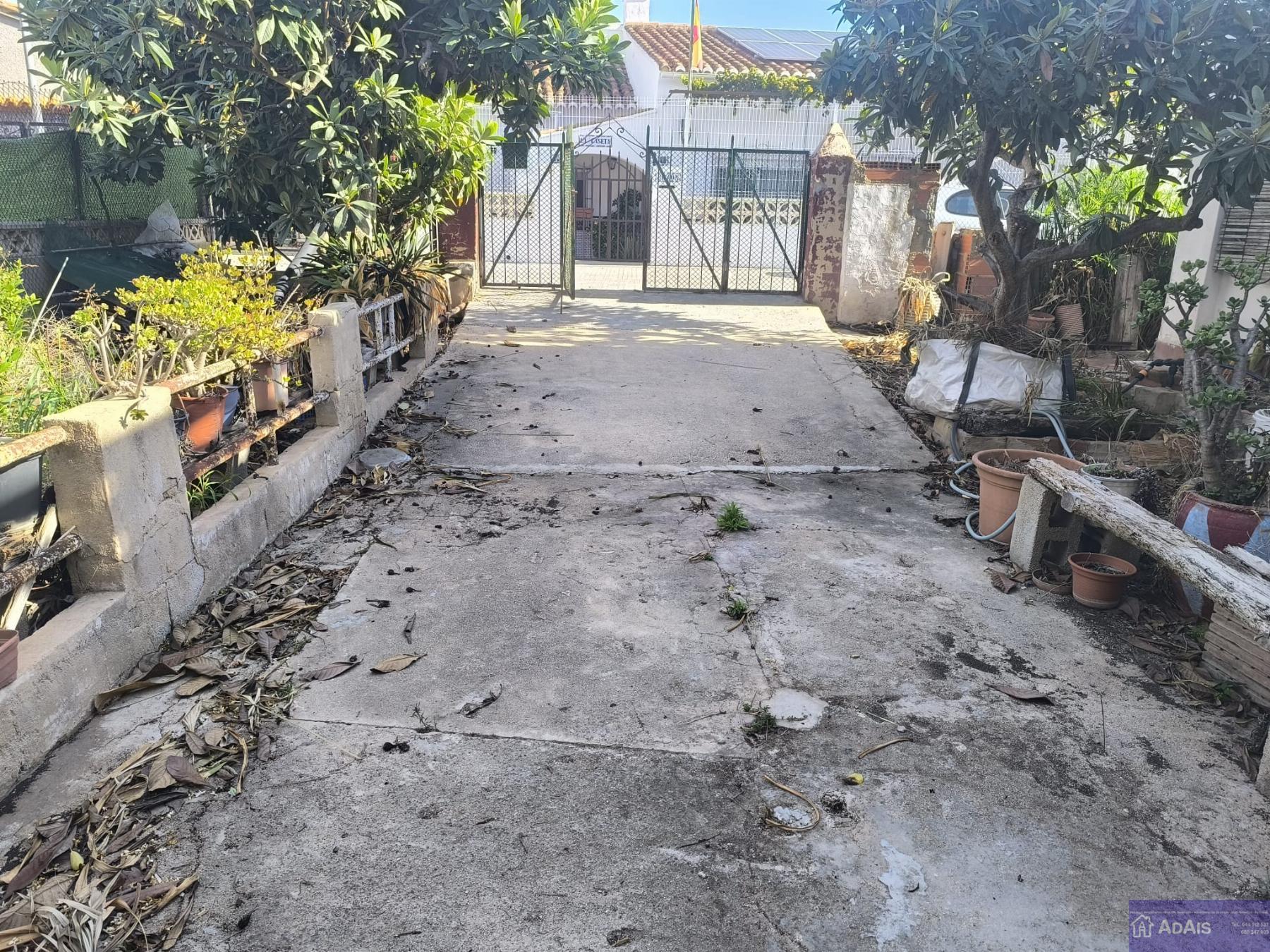 For sale of chalet in Gandia