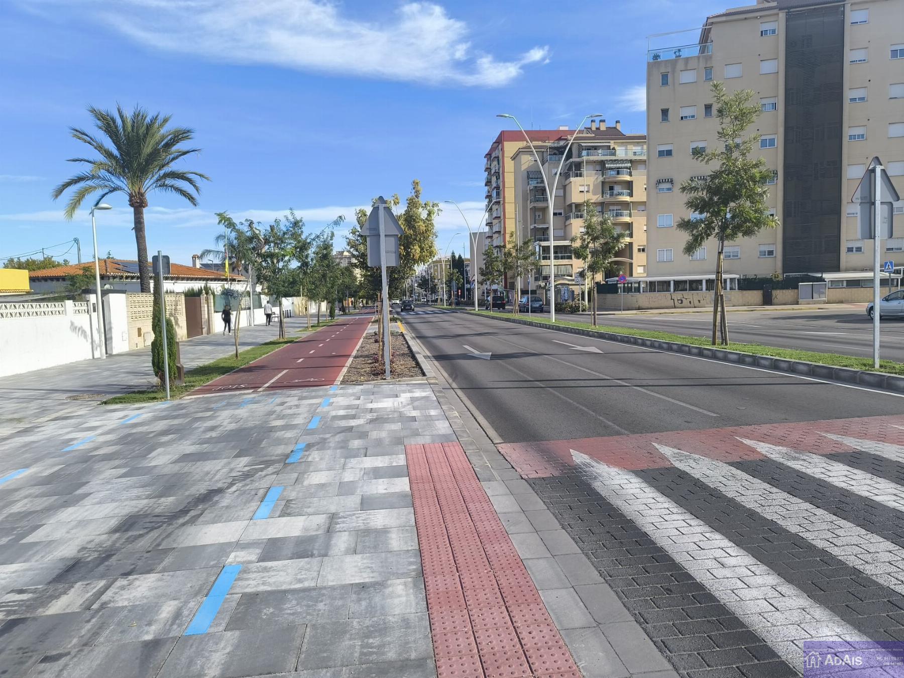 For sale of chalet in Gandia