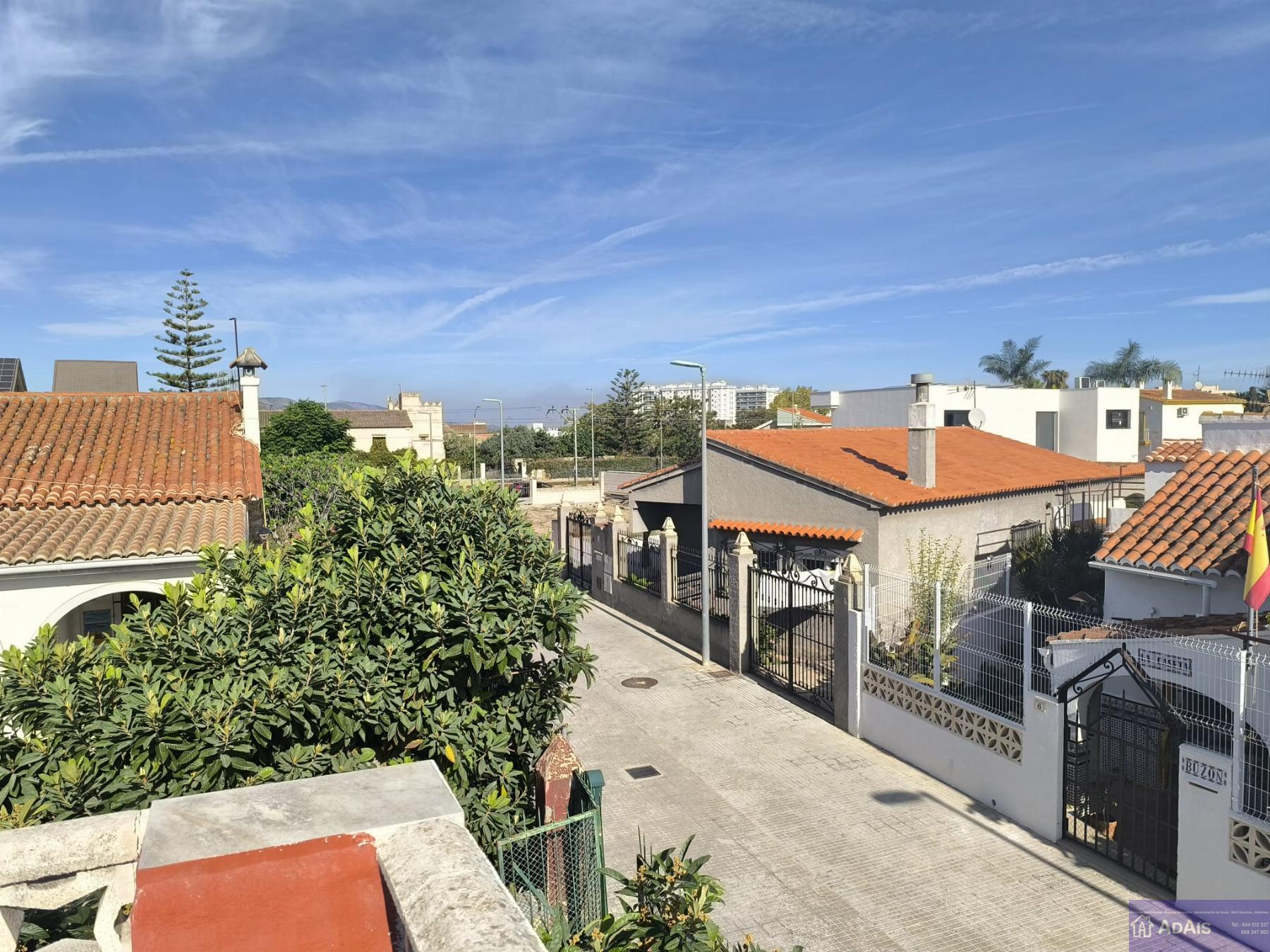 For sale of chalet in Gandia