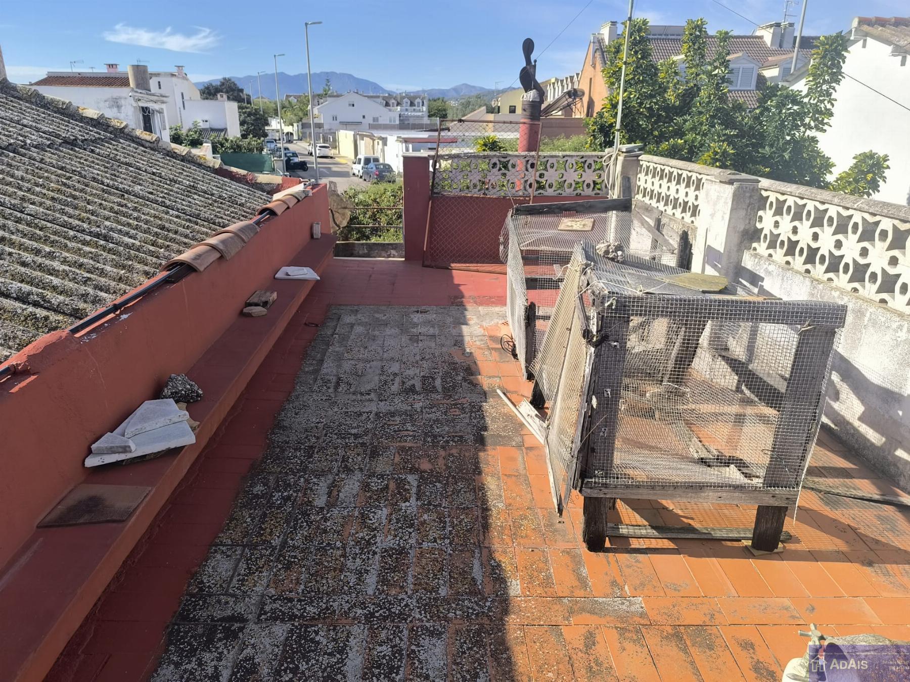 For sale of chalet in Gandia