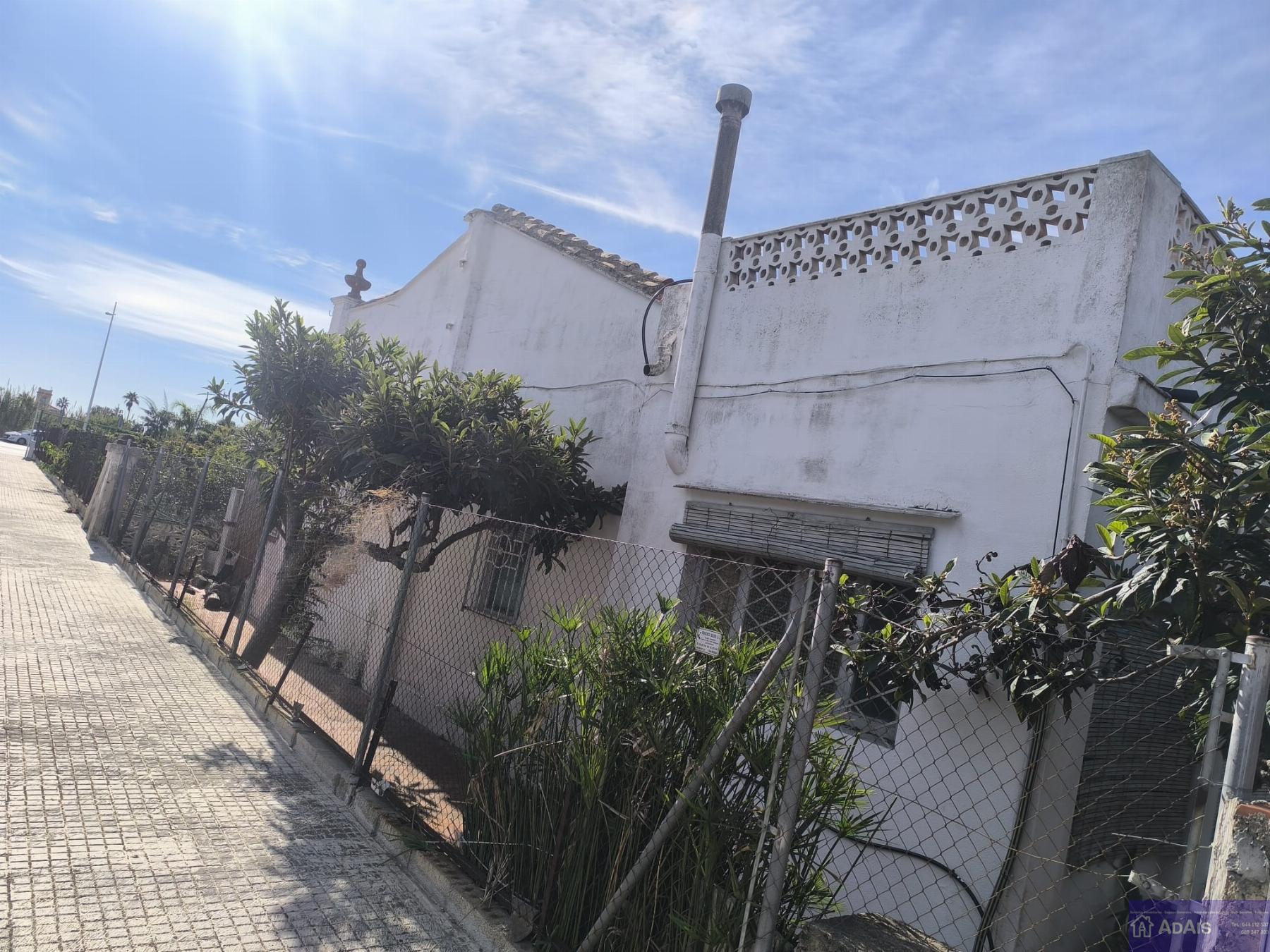 For sale of chalet in Gandia
