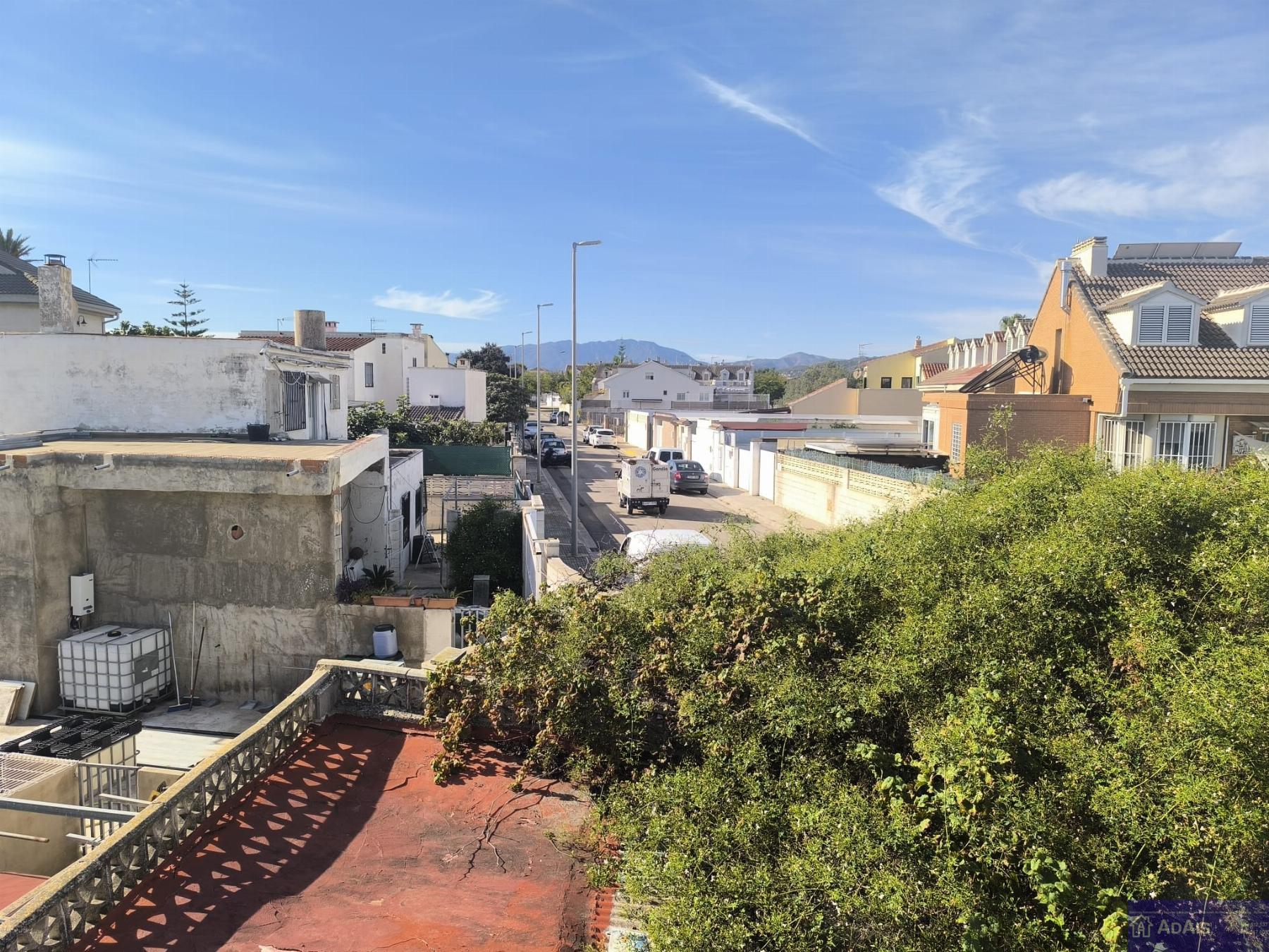 For sale of chalet in Gandia