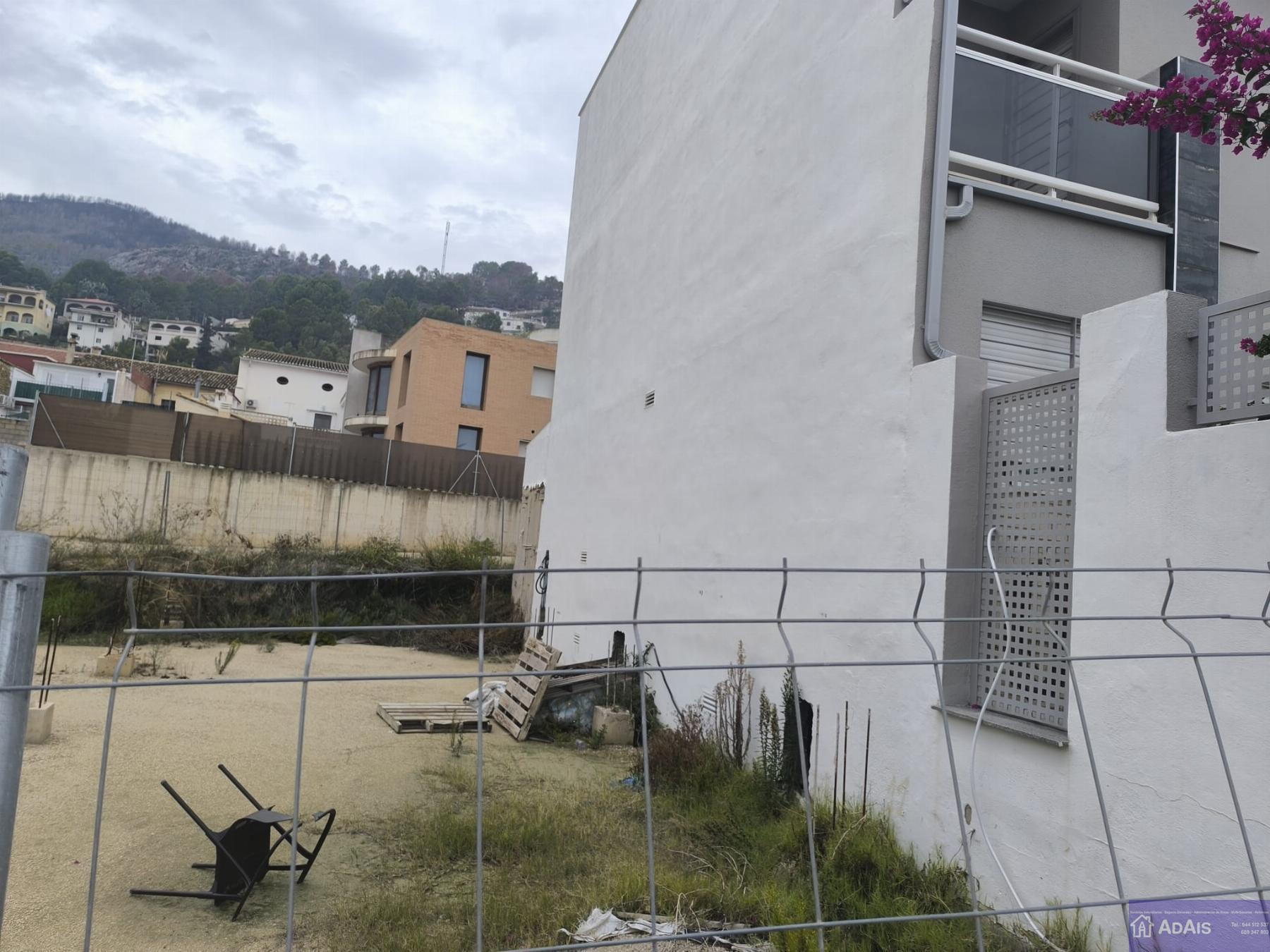 For sale of land in Ador