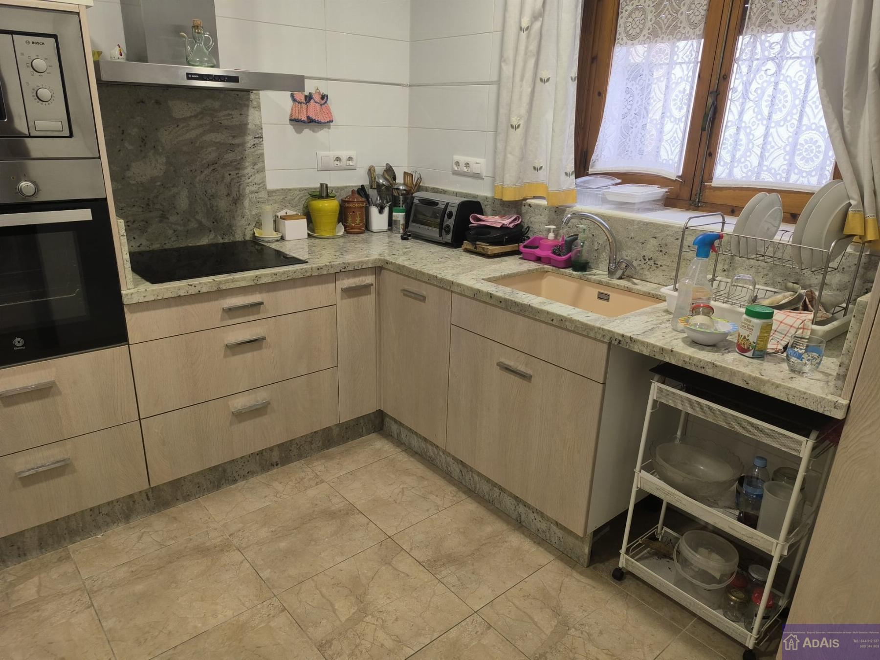 For sale of house in Oliva