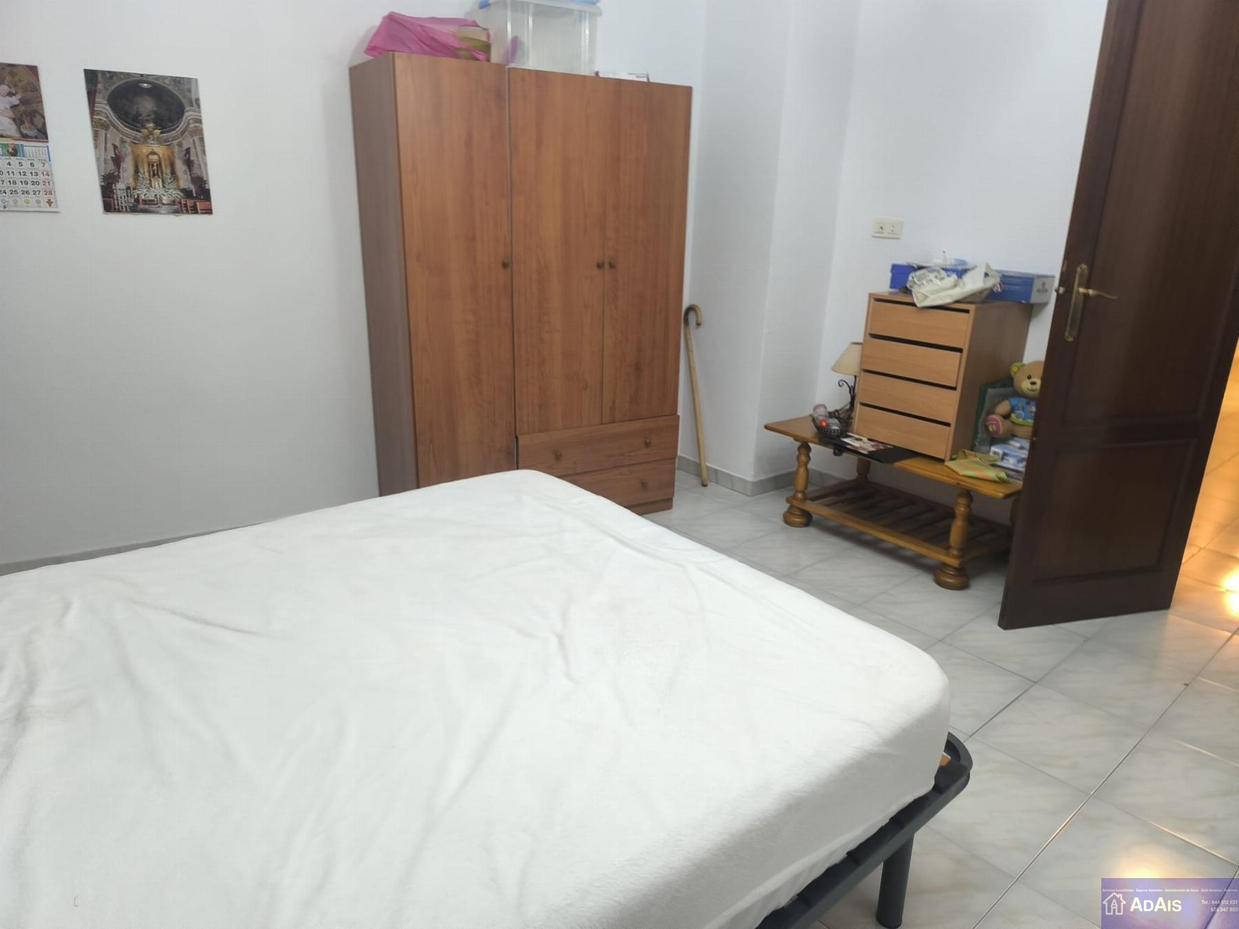 For sale of house in Oliva