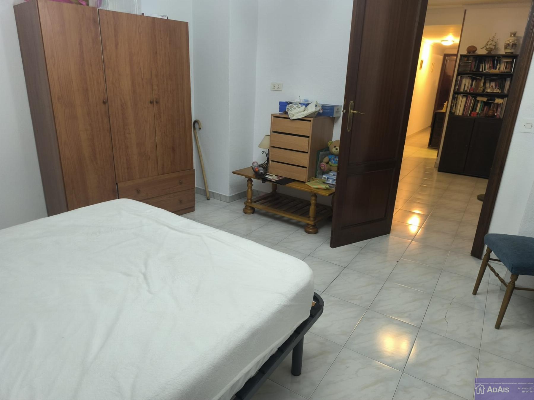 For sale of house in Oliva