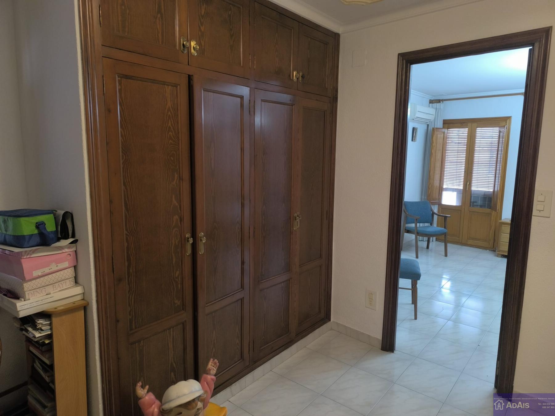 For sale of house in Oliva
