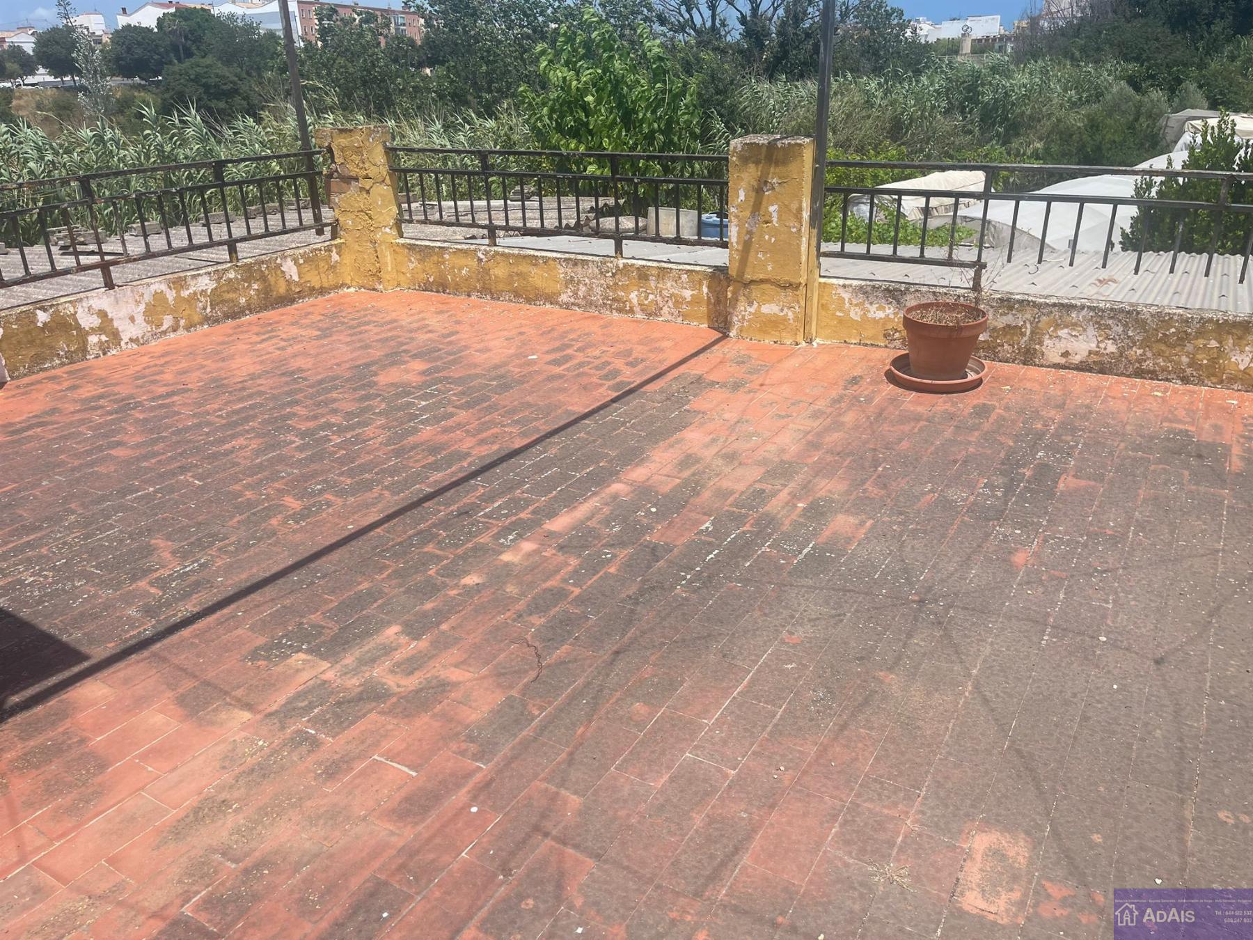 For sale of chalet in Gandia