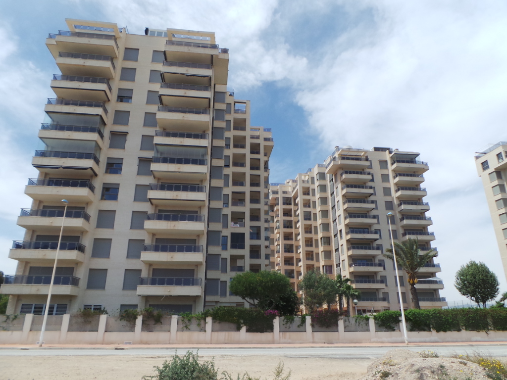 For sale of apartment in Guardamar del Segura