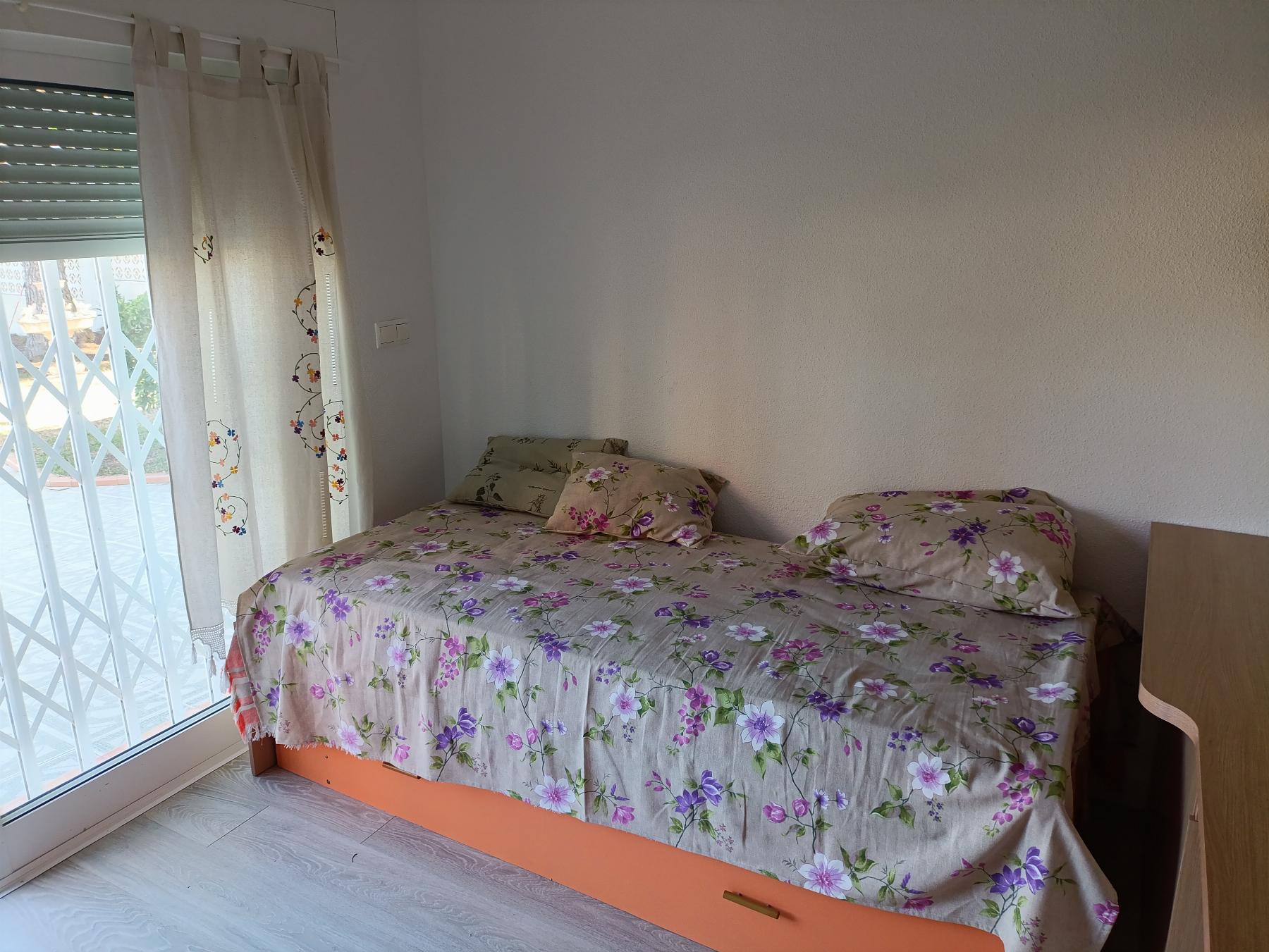 For sale of chalet in Torrevieja