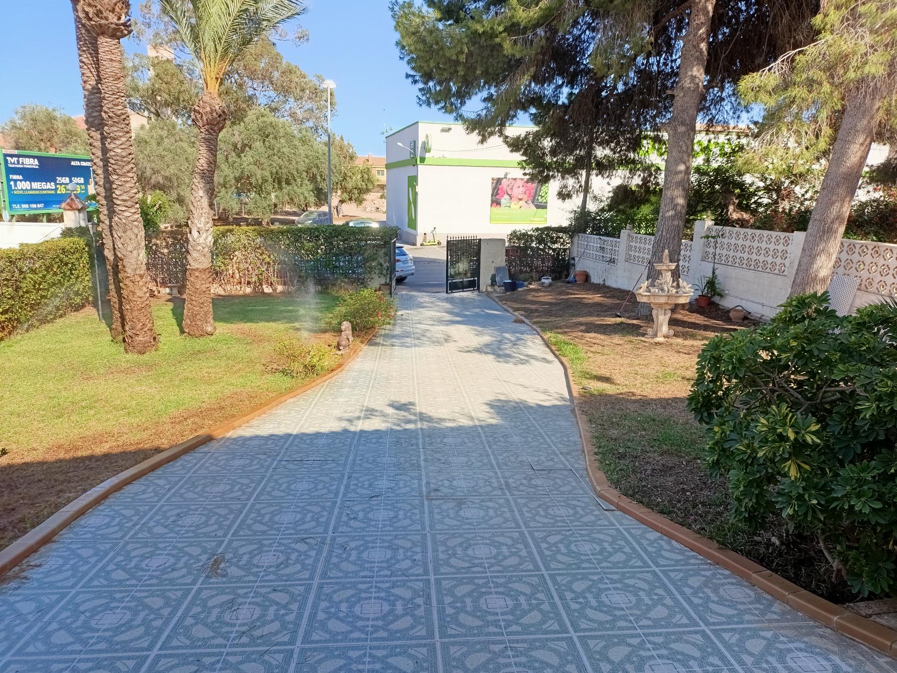 For sale of chalet in Torrevieja