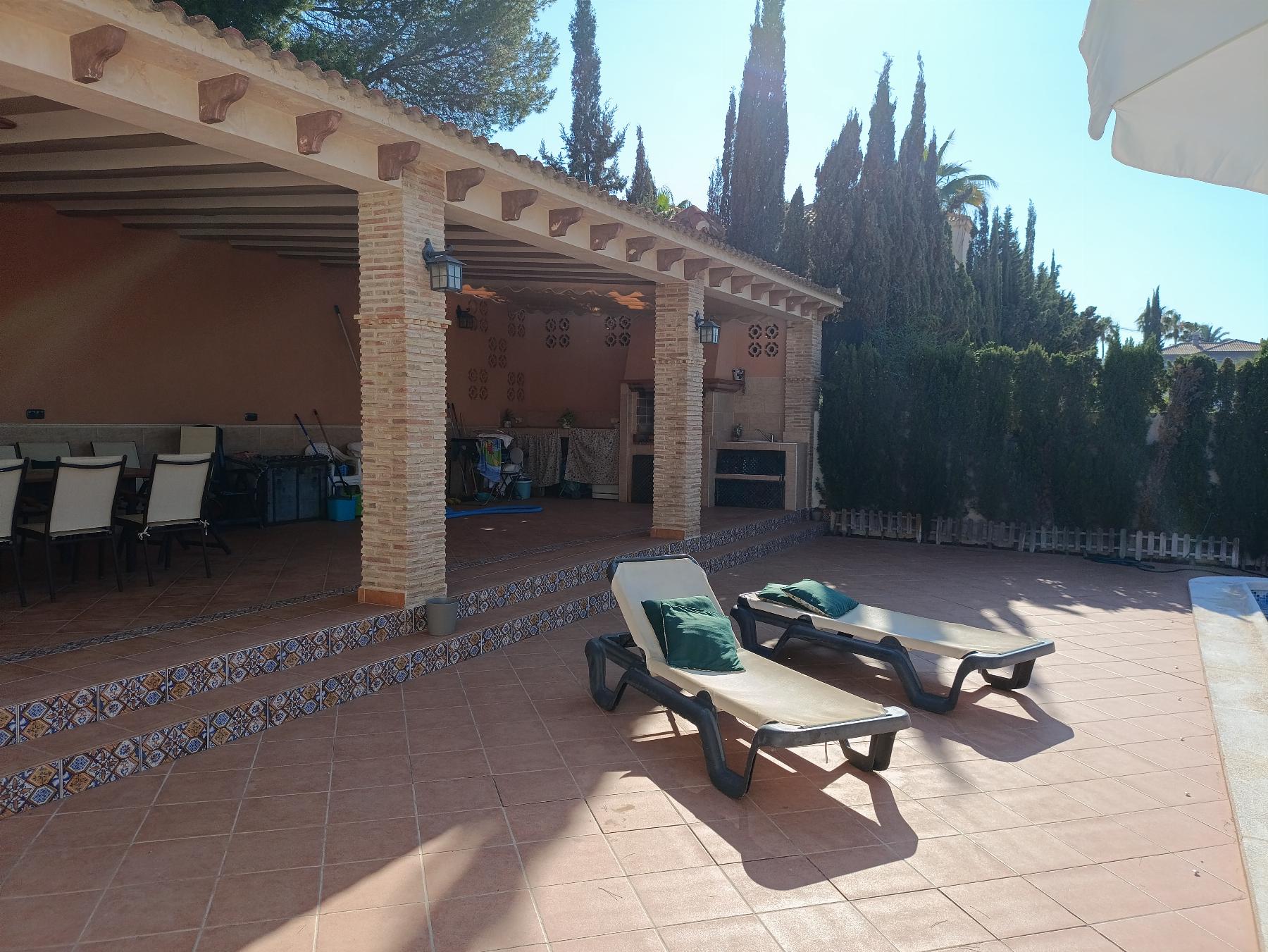 For sale of chalet in Torrevieja