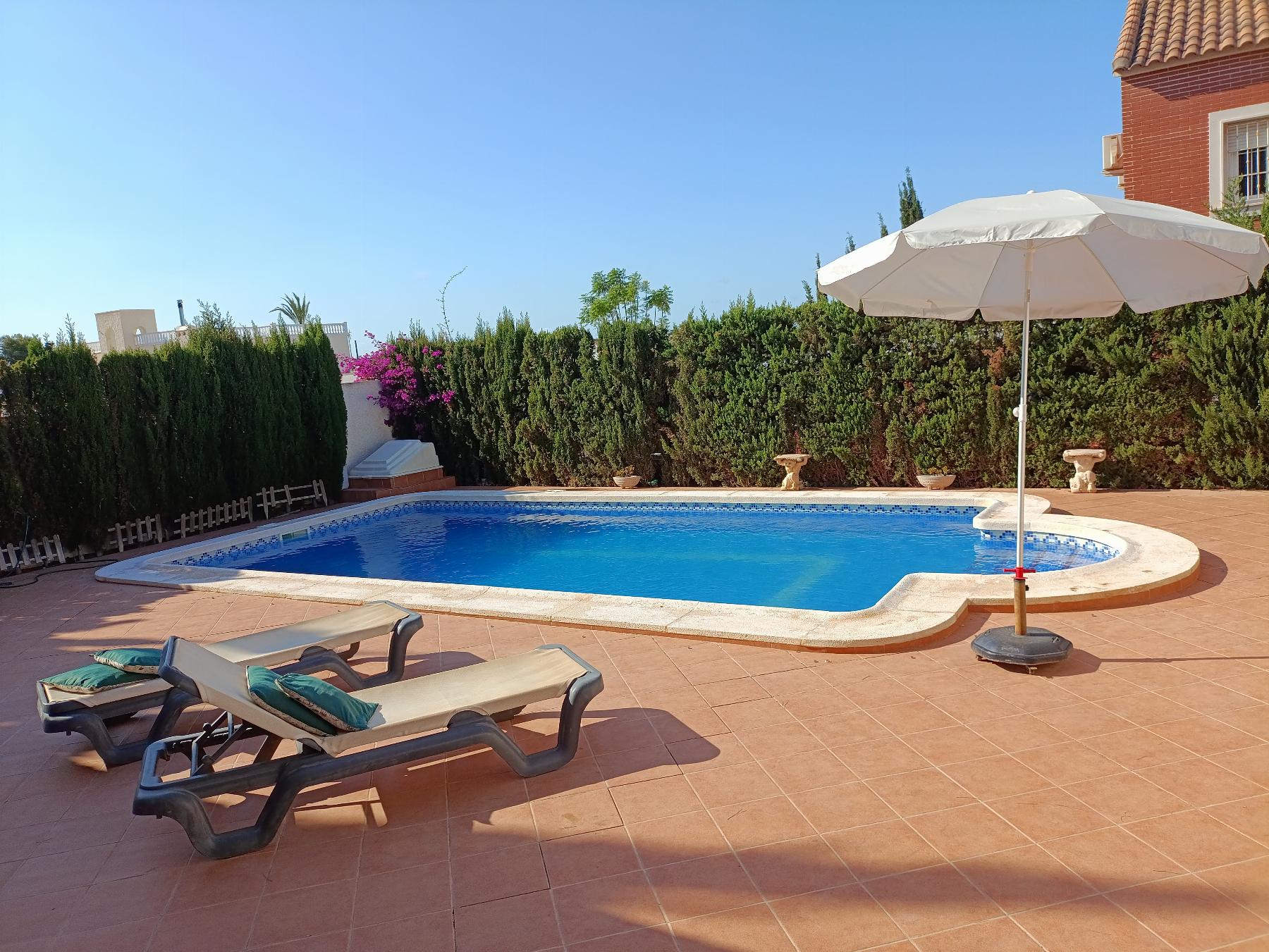 For sale of chalet in Torrevieja