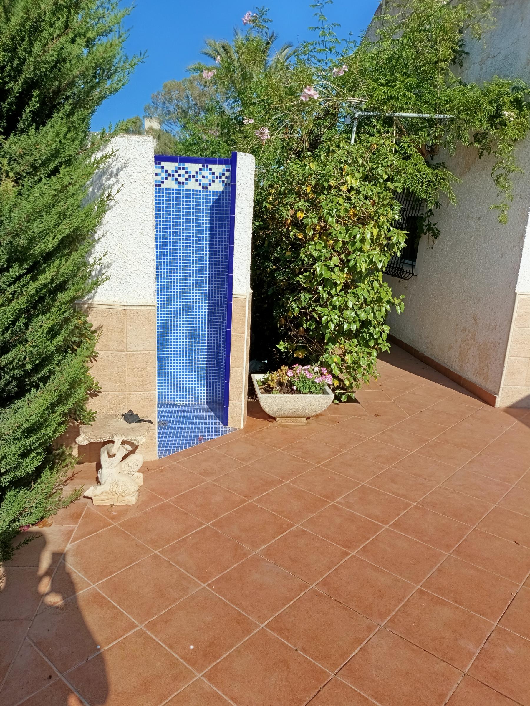For sale of chalet in Torrevieja