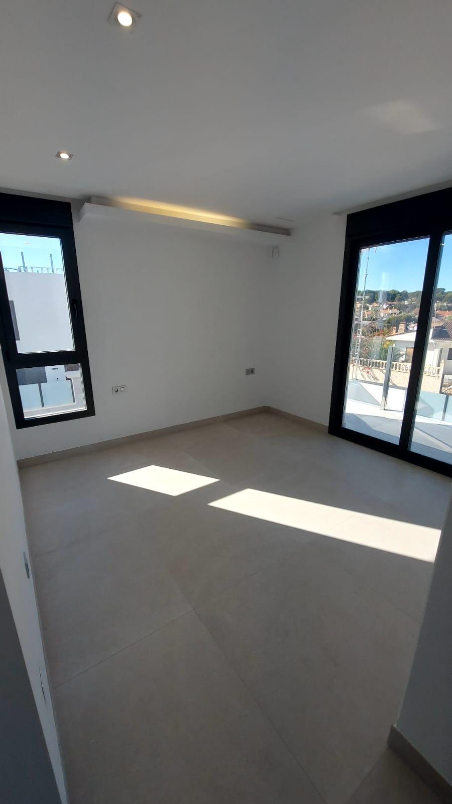 For sale of chalet in Torrevieja