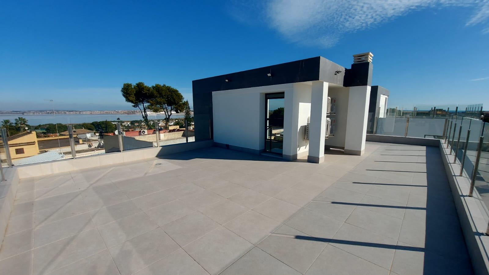 For sale of chalet in Torrevieja