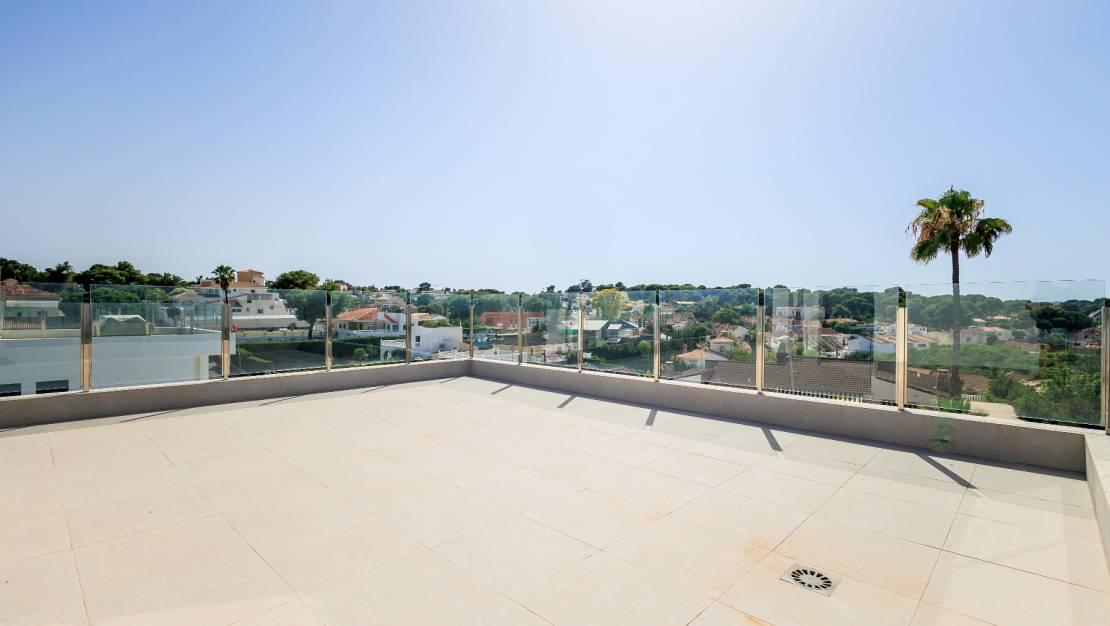 For sale of chalet in Torrevieja