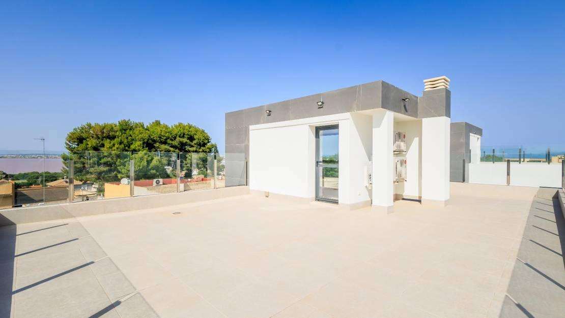 For sale of chalet in Torrevieja