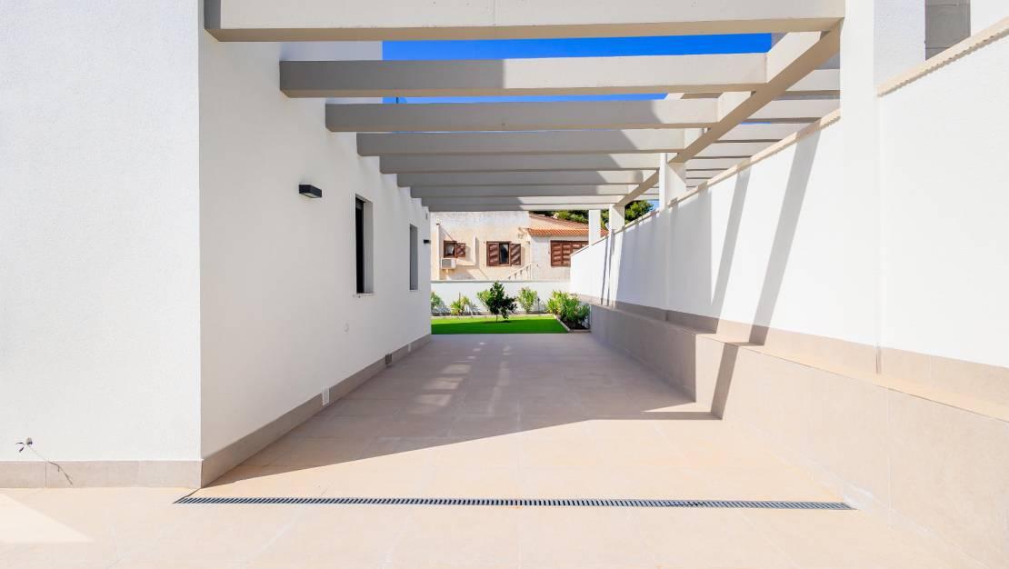 For sale of chalet in Torrevieja