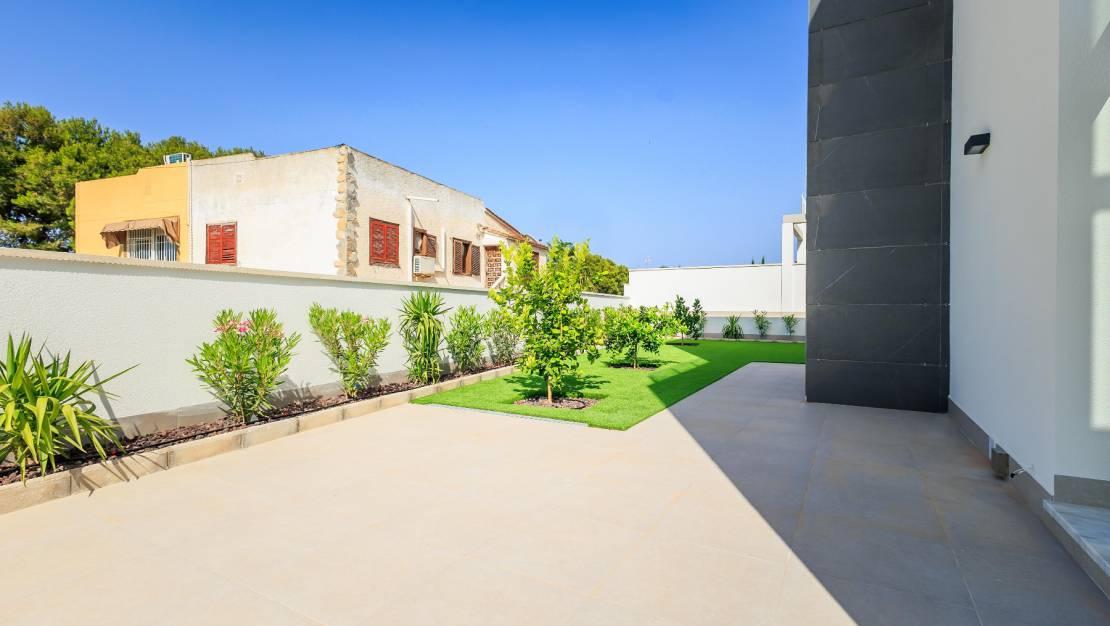 For sale of chalet in Torrevieja