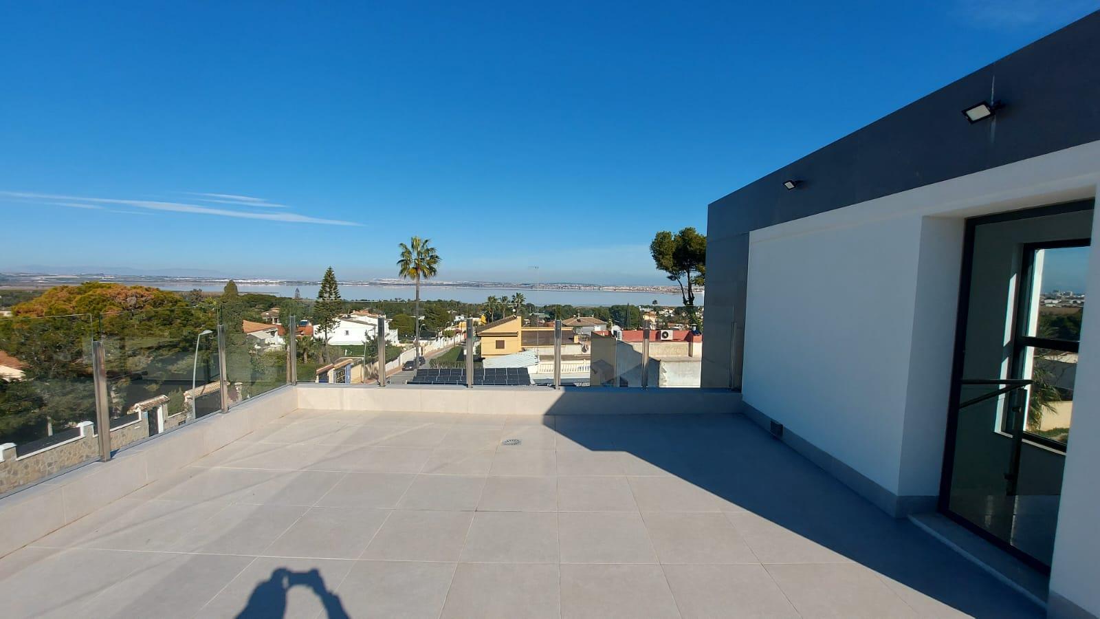 For sale of chalet in Torrevieja