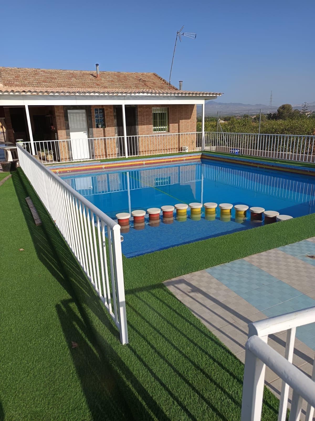 For sale of chalet in Orihuela