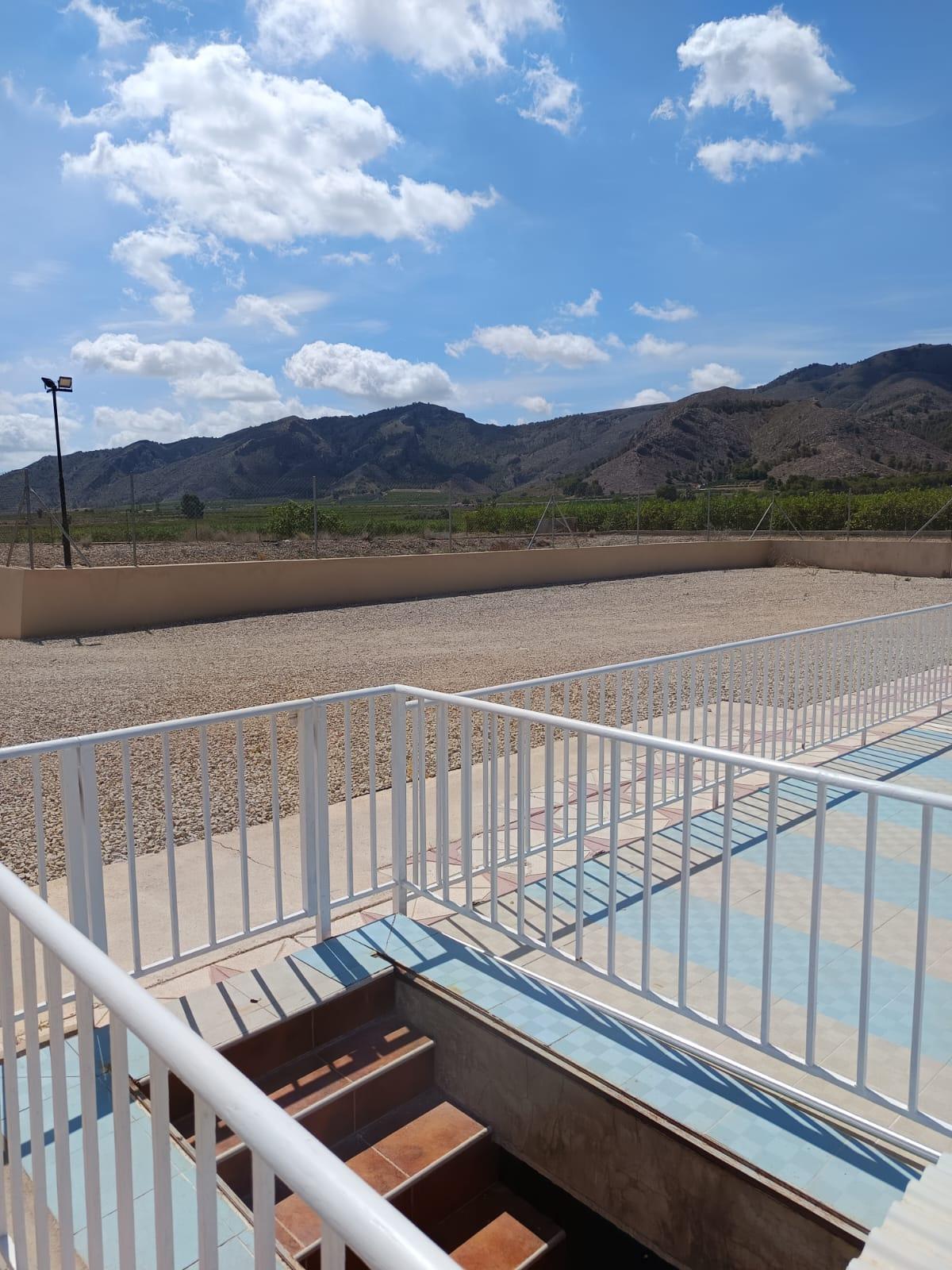 For sale of chalet in Orihuela