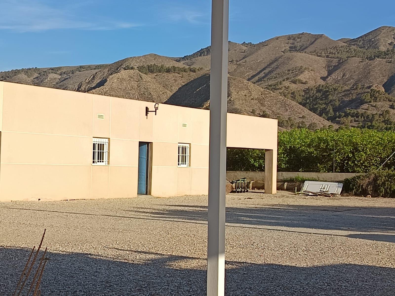 For sale of chalet in Orihuela