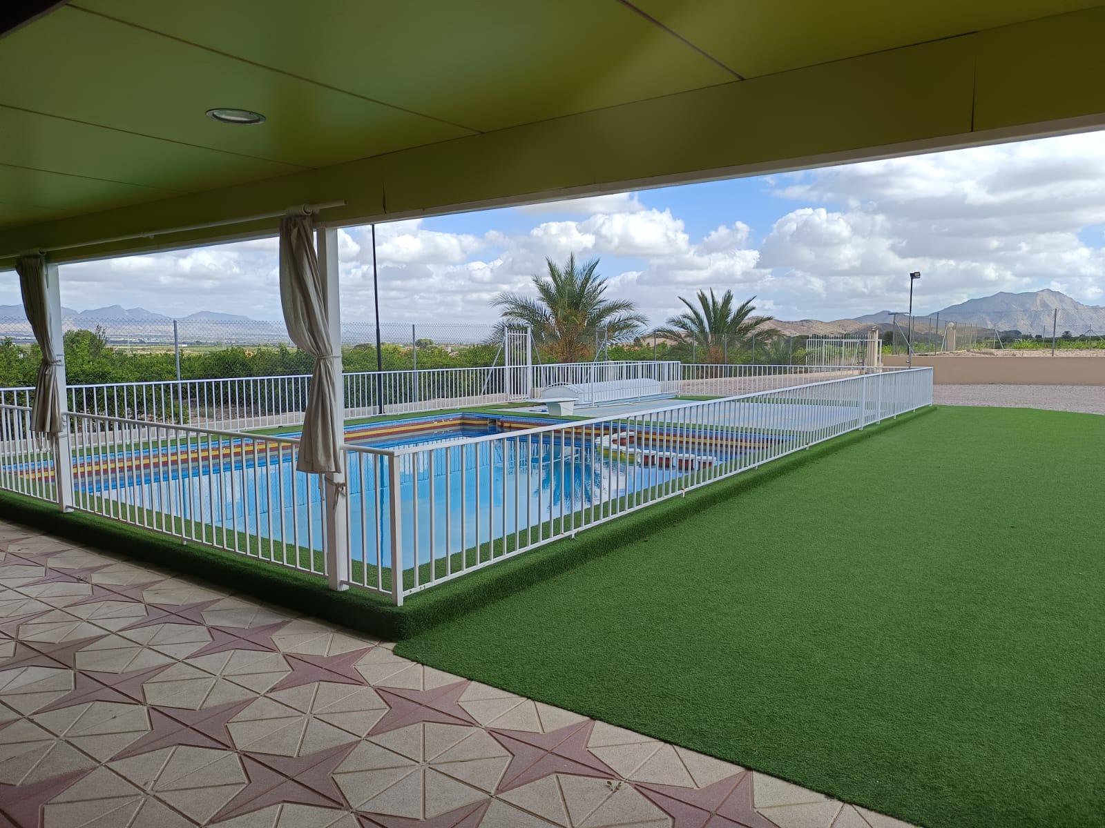 For sale of chalet in Orihuela