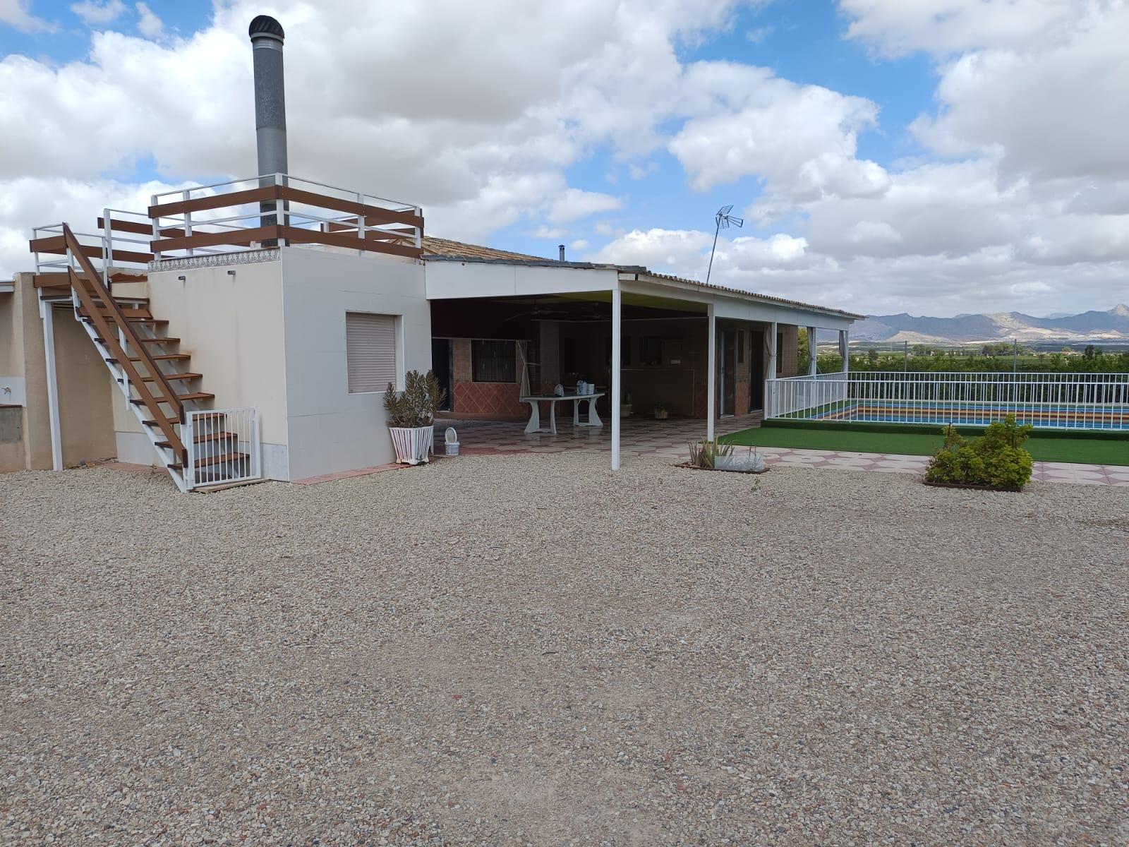 For sale of chalet in Orihuela