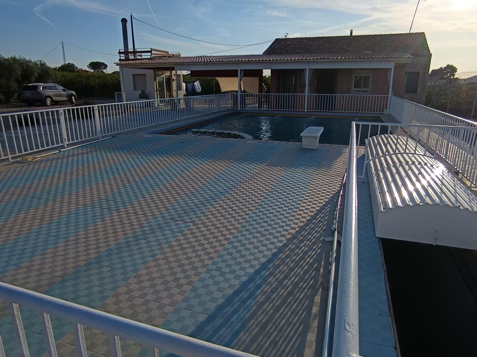 For sale of chalet in Orihuela