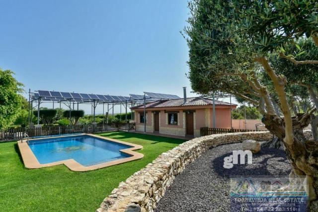 For sale of villa in Algorfa