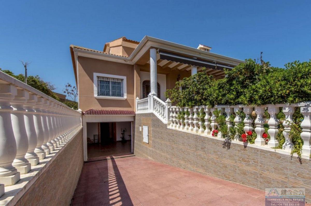 For sale of villa in Torrevieja