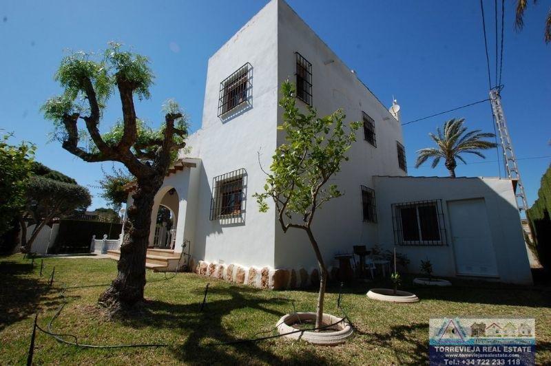 Venta de villa en Orihuela Costa