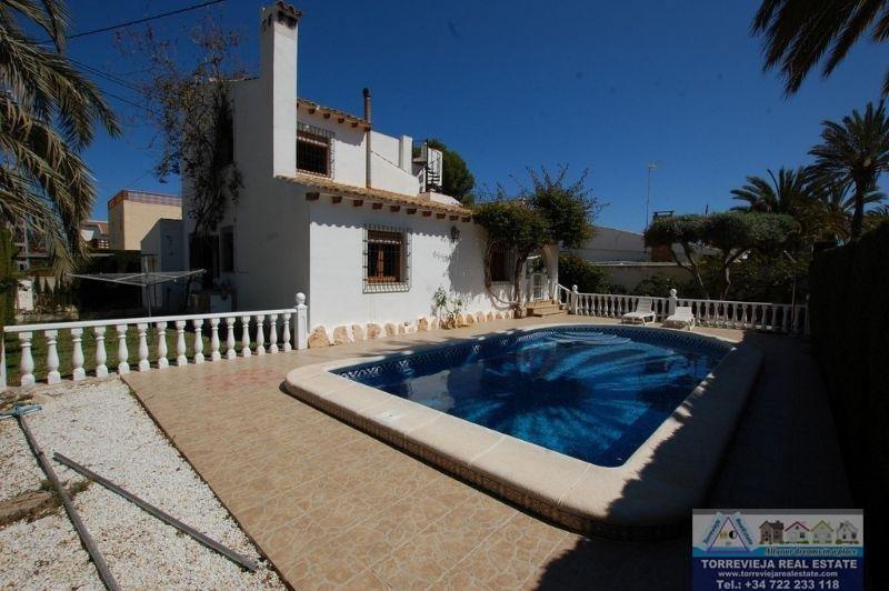 Venta de villa en Orihuela Costa