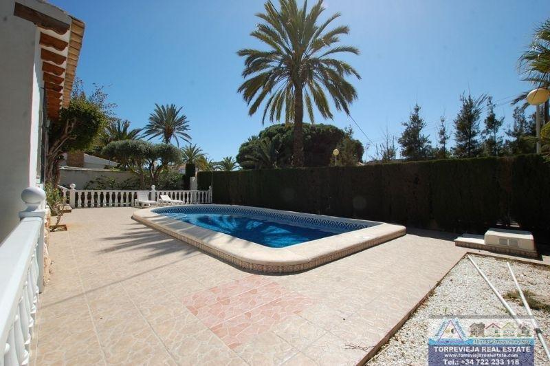 Venta de villa en Orihuela Costa