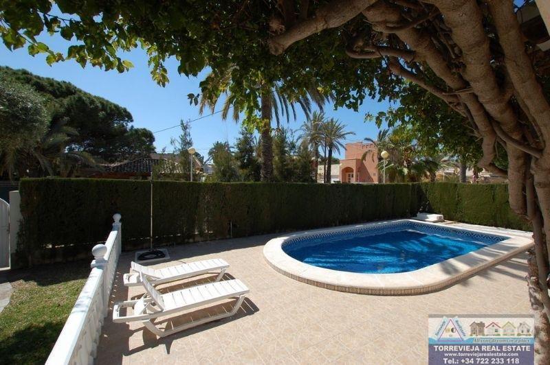 Venta de villa en Orihuela Costa