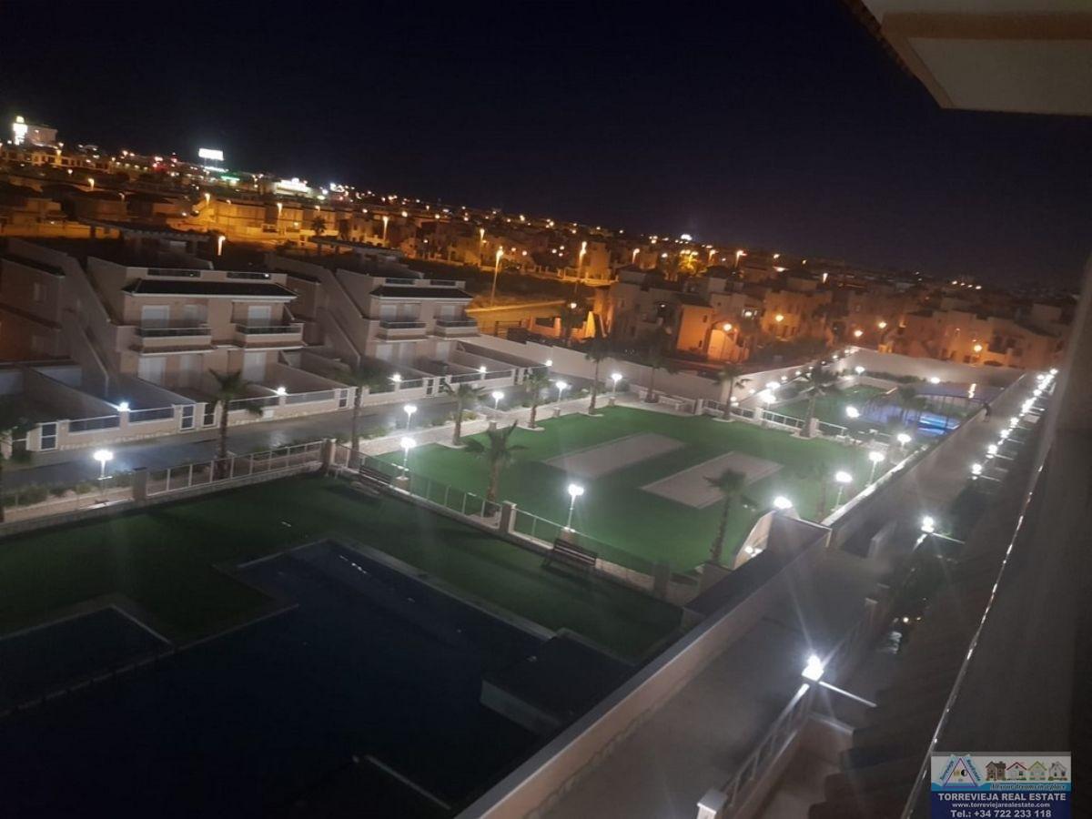 Zu verkaufen von penthouse in
 Torrevieja