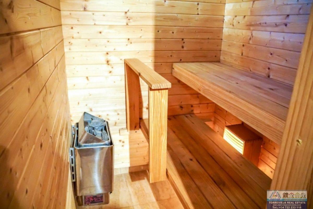 Köp av herrgård i Torrevieja