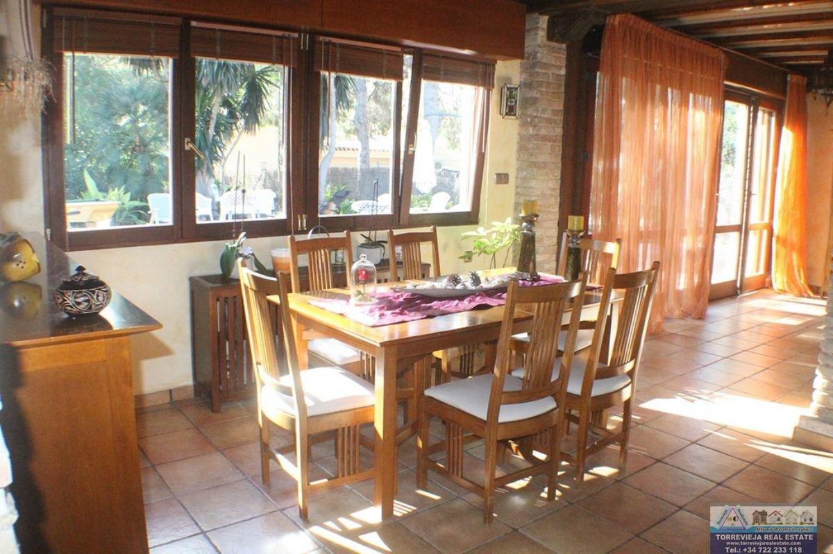 For sale of villa in Algorfa