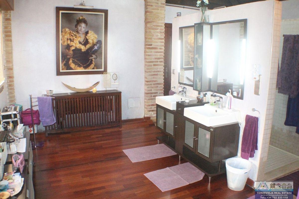 For sale of villa in Algorfa