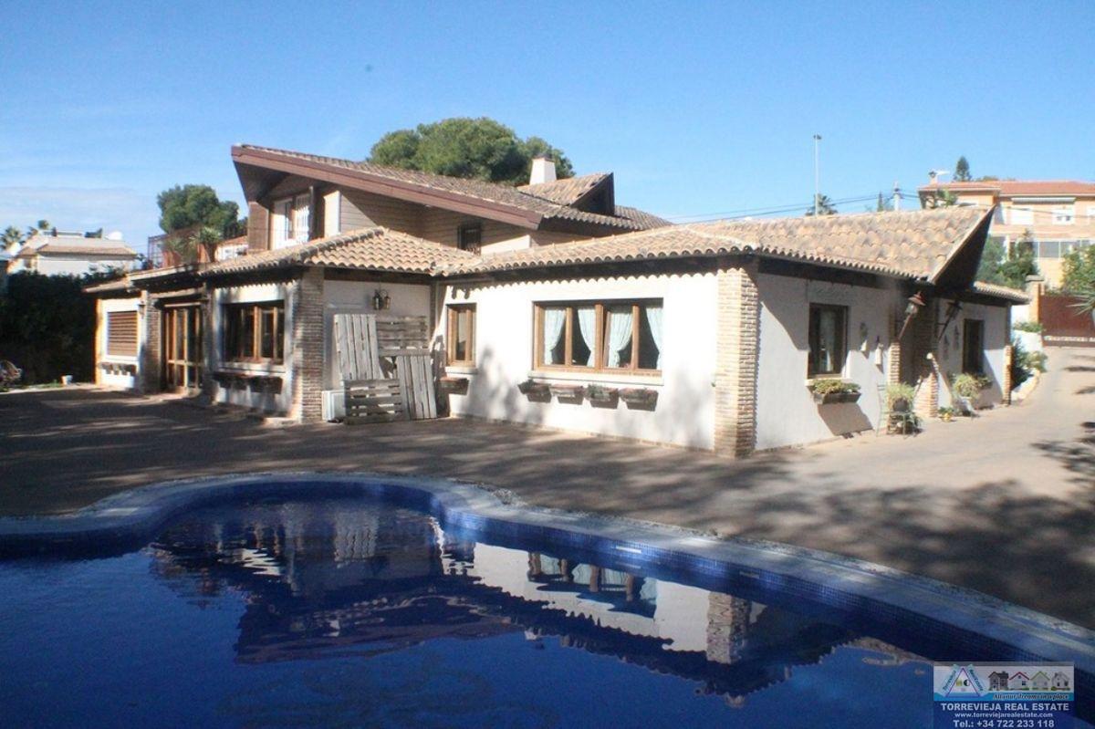 For sale of villa in Algorfa