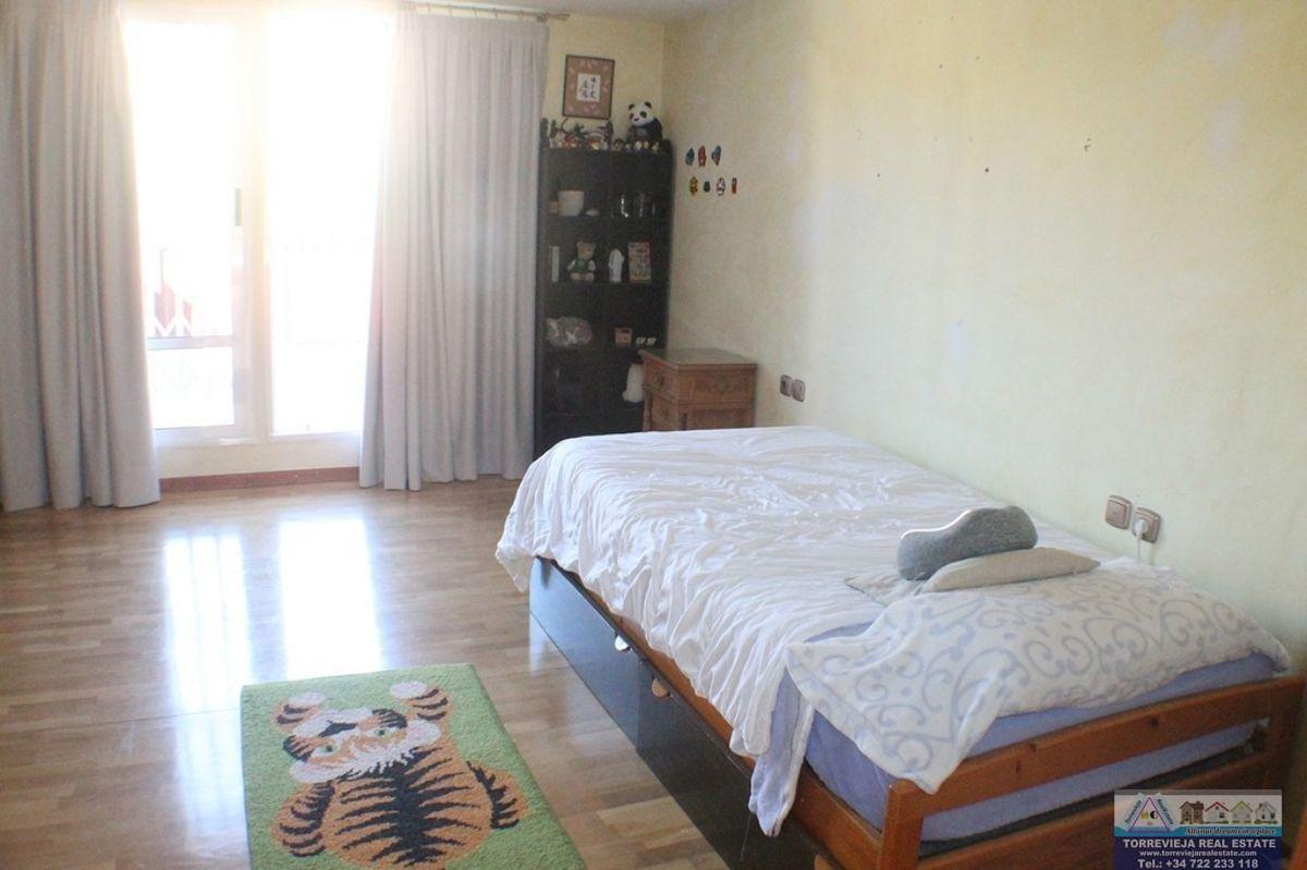 For sale of villa in Algorfa