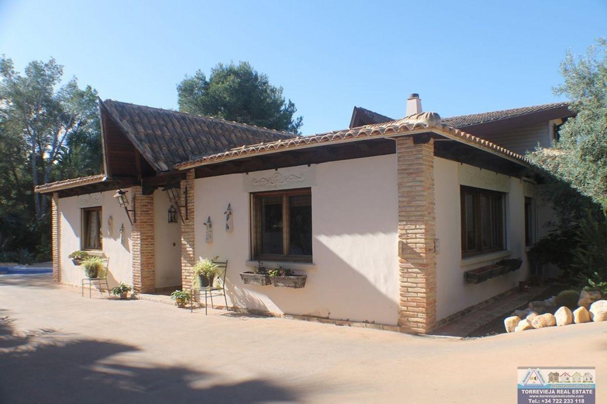For sale of villa in Algorfa